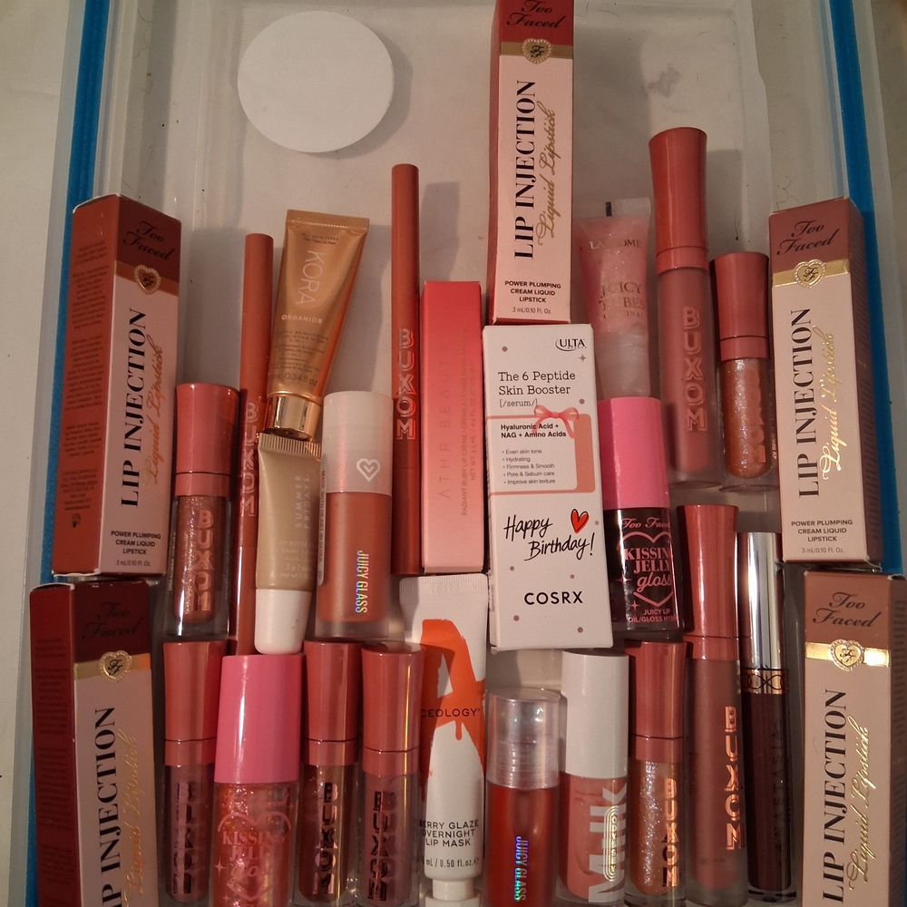 HUGE HIGH END BEAUTY LIP COLLECTION